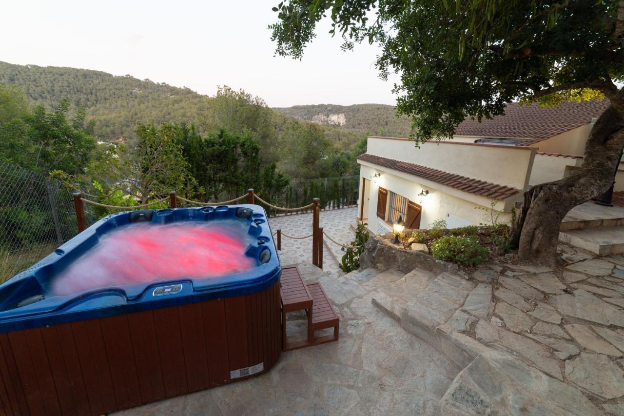 Silom House Sant Pere De Ribes Exterior foto
