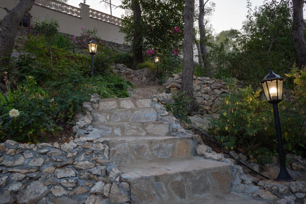 Silom House Sant Pere De Ribes Exterior foto