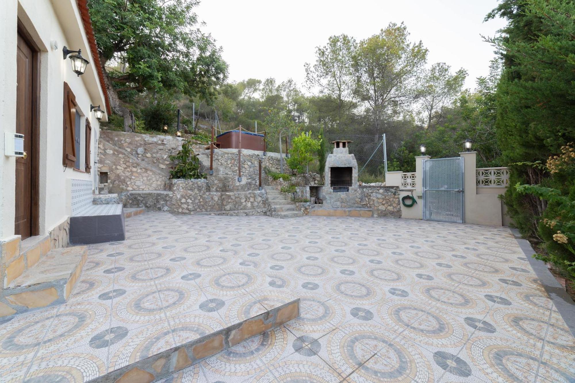 Silom House Sant Pere De Ribes Exterior foto