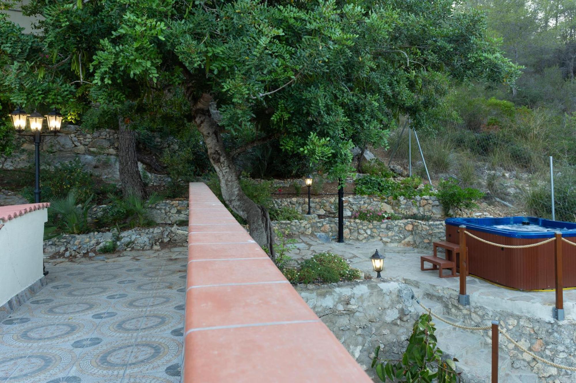 Silom House Sant Pere De Ribes Exterior foto