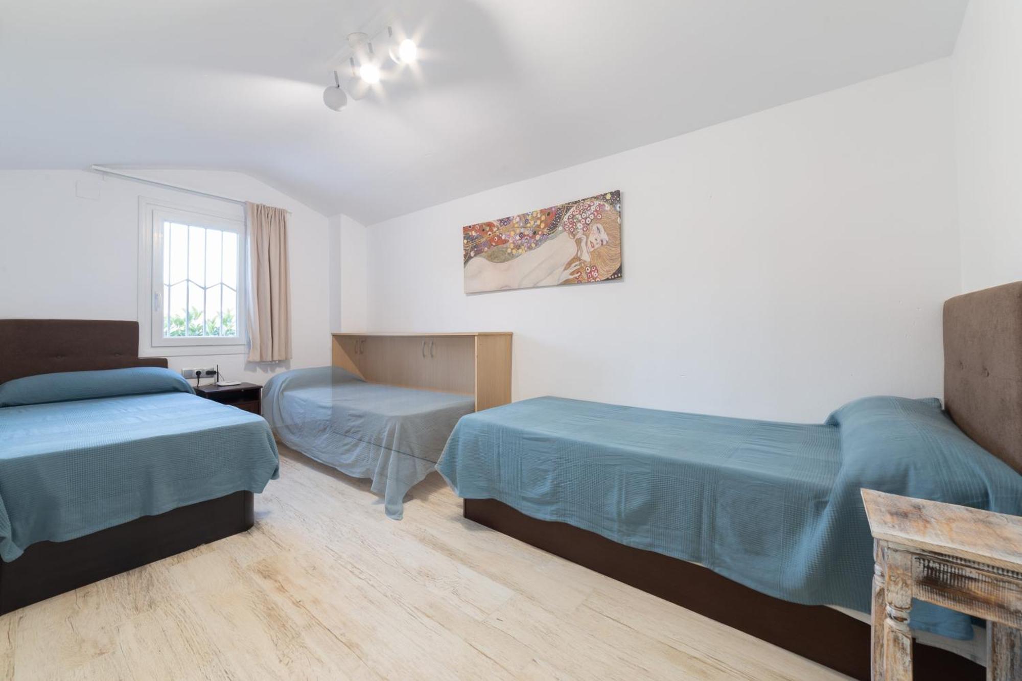 Silom House Sant Pere De Ribes Exterior foto